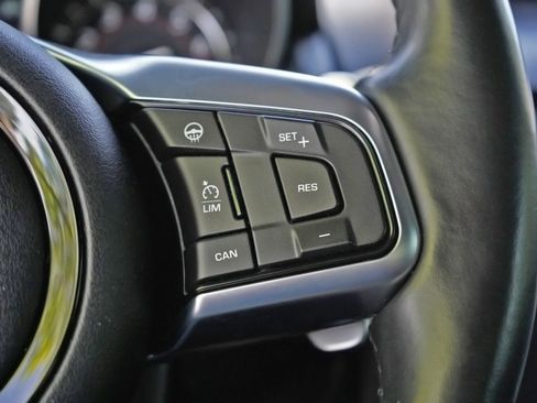 Used 2018 Jaguar F-TYPE Coupe RWD image 19