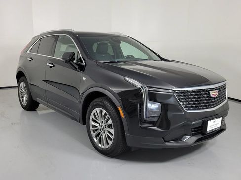 Used 2025 Cadillac XT4 Premium Luxury FWD image 1