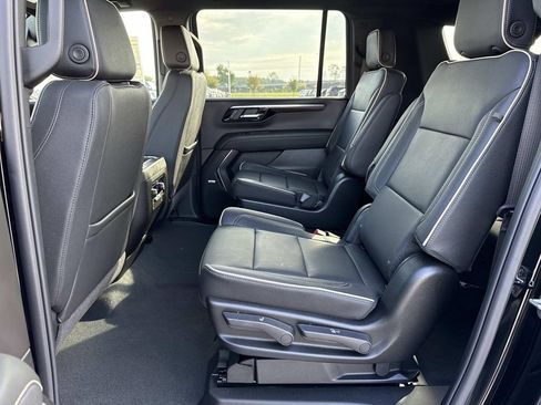 New 2026 Chevrolet Suburban Premier RWD image 10