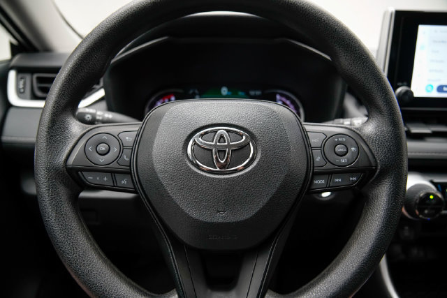 Used 2025 Toyota RAV4 XLE AWD/4WD image 22