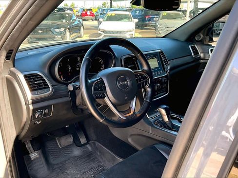 Used 2022 Jeep Grand Cherokee Laredo X RWD image 15