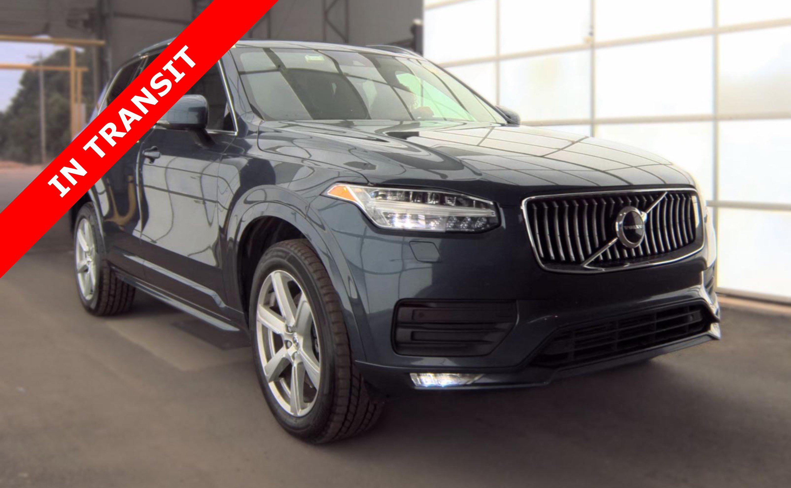 Used 2022 Volvo XC90 T5 Momentum AWD/4WD image 3
