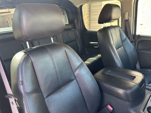Certified 2011 Chevrolet Avalanche LT w/ Texas Edition RWD image 25