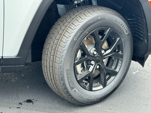 New 2026 Jeep Grand Cherokee L 4WD image 9