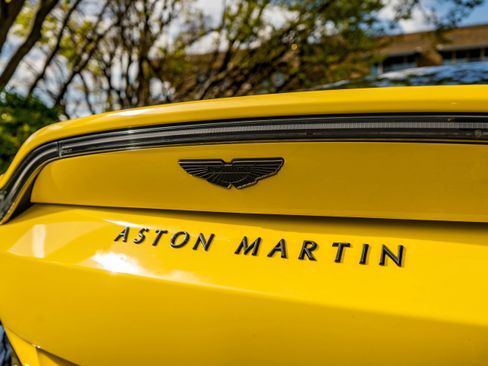 Used 2023 Aston Martin V8 Vantage Coupe image 8