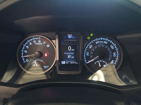 Used 2018 Toyota Tacoma TRD Sport w/ TRD Premium Sport Package AWD/4WD image 16
