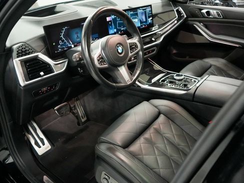 Used 2023 BMW X7 xDrive40i w/ M Sport Package image 9