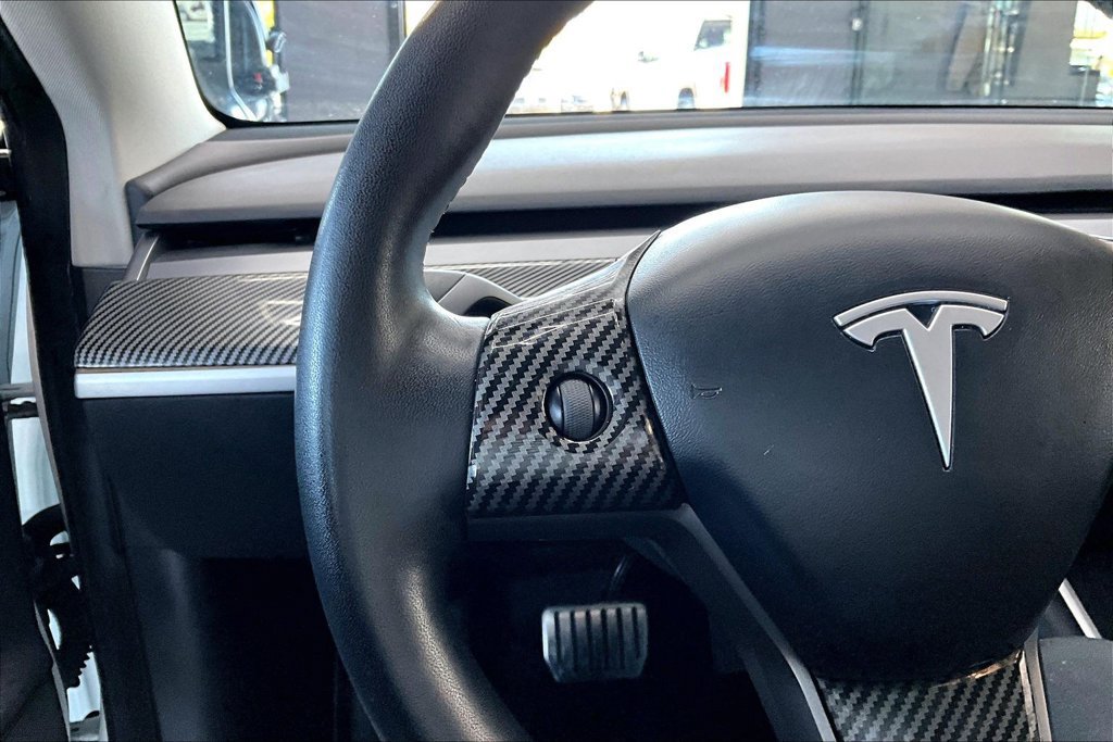 Used 2020 Tesla Model 3 Standard Range Plus RWD image 10