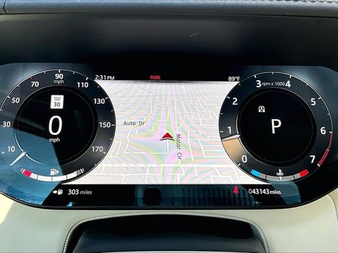 Used 2023 Land Rover Range Rover SE image 20