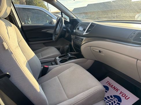 Used 2017 Honda Pilot LX image 9