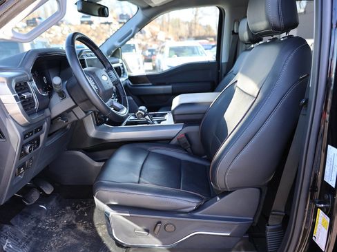 Used 2023 Ford F150 Lariat w/ Trailer Tow Package image 19