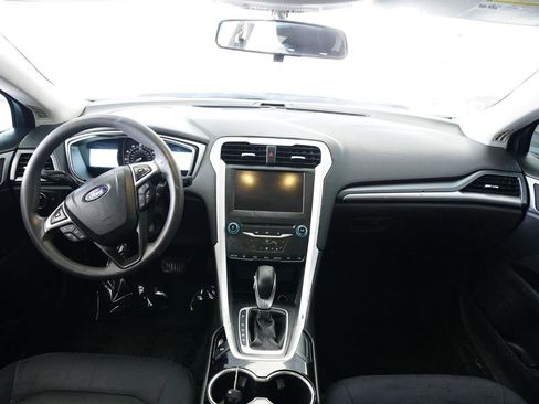 Used 2015 Ford Fusion SE image 13