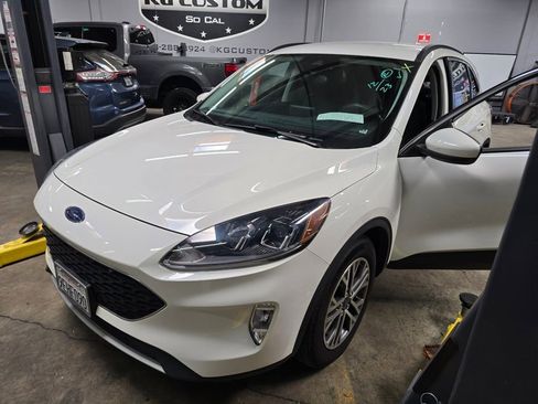 Used 2022 Ford Escape SEL image 5