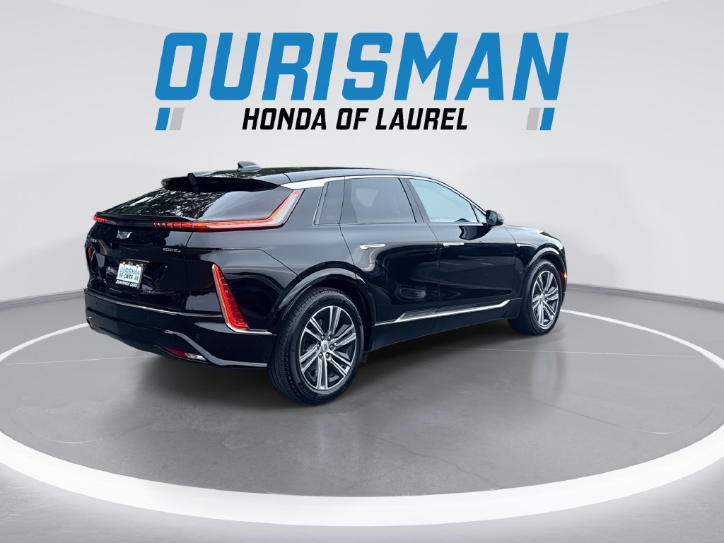 Used 2024 Cadillac Lyriq Luxury AWD/4WD image 8