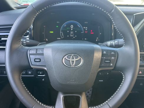 Used 2026 Toyota Camry SE w/ Convenience Package FWD image 22