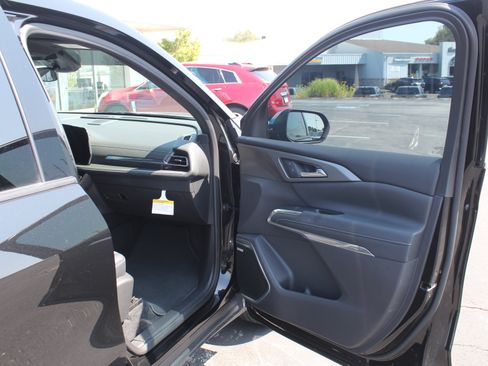 Certified 2024 Chevrolet Traverse LT w/ Enhanced Driving Package AWD/4WD image 30