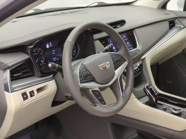 Certified 2024 Cadillac XT5 Premium Luxury AWD/4WD image 9