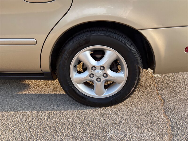 Used 2001 Ford Taurus SE FWD image 28