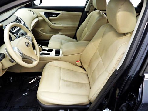 Used 2016 Nissan Altima 3.5 SL FWD image 8