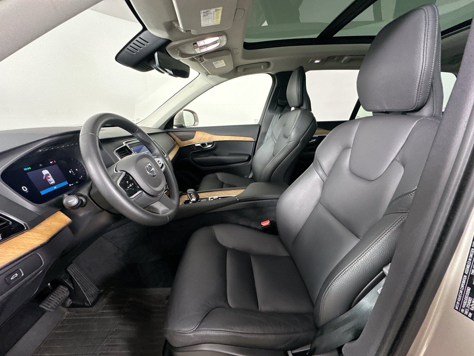 Used 2025 Volvo XC90 B6 Plus w/ Protection Package Premier AWD/4WD image 33