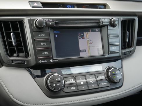 Used 2014 Toyota RAV4 XLE FWD image 11