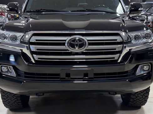 Used 2019 Toyota Land Cruiser AWD/4WD image 5