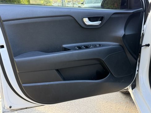 Used 2021 Kia Rio LX image 4