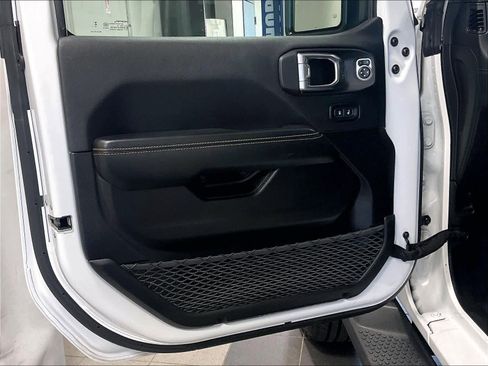 Used 2024 Jeep Wrangler Sahara w/ Technology Group image 9