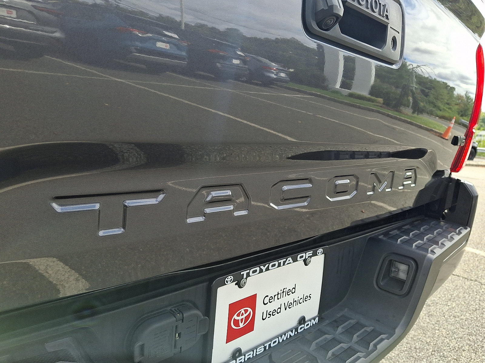 Certified 2022 Toyota Tacoma SR5 AWD/4WD image 30