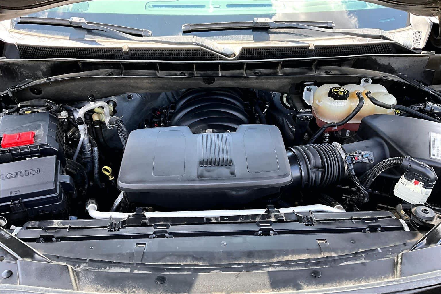 Used 2021 GMC Yukon AT4 w/ AT4 Premium Package AWD/4WD image 32