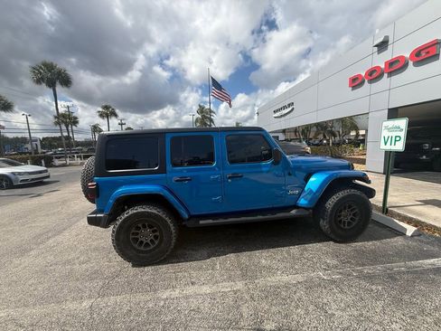 Used 2022 Jeep Wrangler Unlimited Sahara image 2