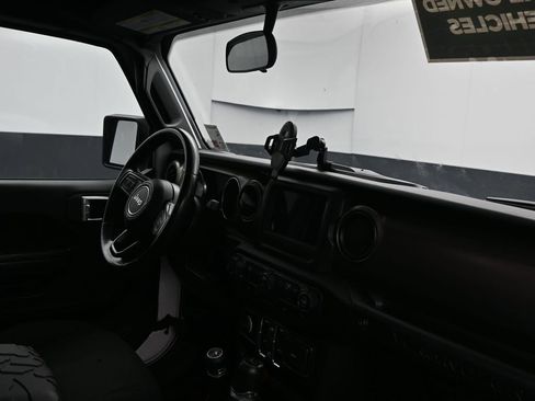 Used 2020 Jeep Wrangler Unlimited Sport S image 12