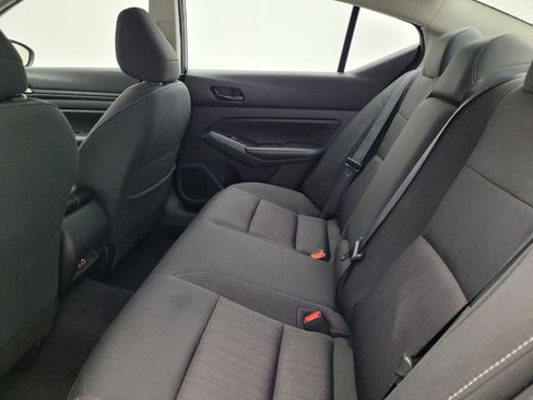 Used 2024 Nissan Altima 2.5 SV image 18