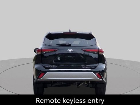 Certified 2026 Toyota Highlander Platinum AWD/4WD image 8