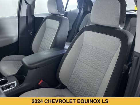 Certified 2024 Chevrolet Equinox LS FWD image 10