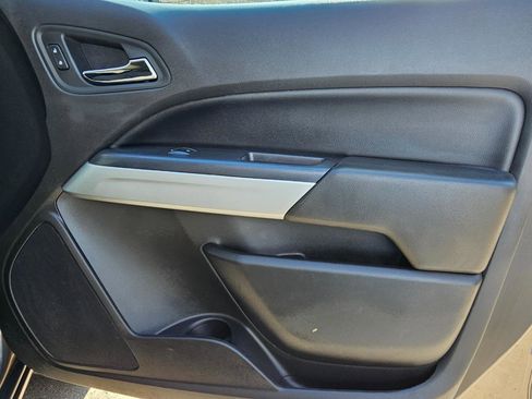 Used 2015 Chevrolet Colorado LT image 17