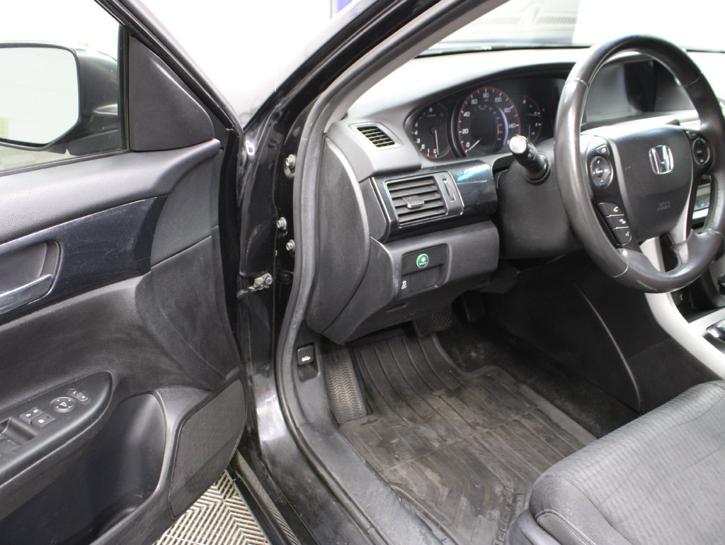 Used 2013 Honda Accord Sport image 40