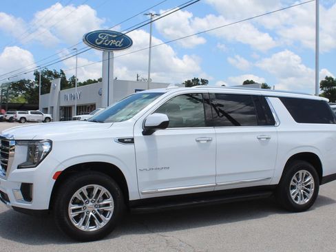 Used 2024 GMC Yukon XL SLT RWD image 3