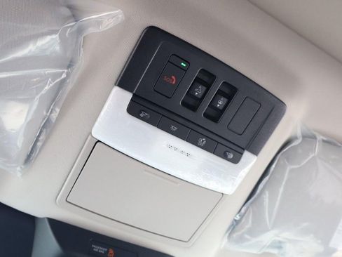 New 2026 Nissan Pathfinder SL w/ SL Premium Package AWD/4WD image 18
