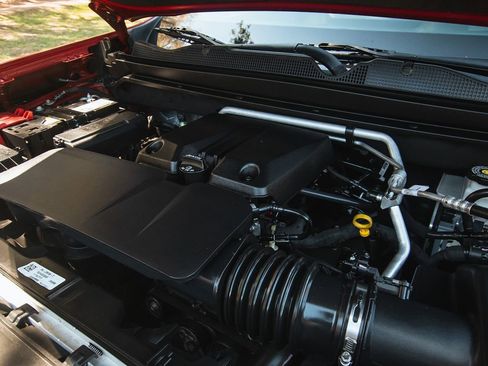 Used 2023 Chevrolet Colorado Trail Boss w/ LPO, Dark Essentials Package image 33