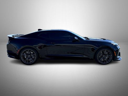 Used 2021 Chevrolet Camaro ZL1 w/ LPO, ZL1 Protection Package RWD image 4