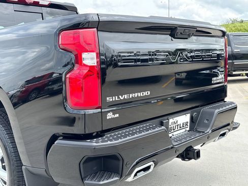 Used 2026 Chevrolet Silverado 1500 High Country AWD/4WD image 55
