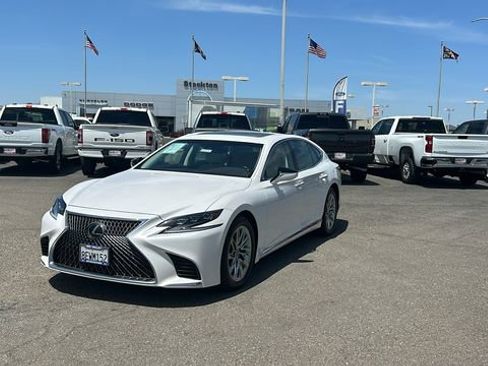 Used 2018 Lexus LS 500 w/ Interior Upgrade Package RWD image 8