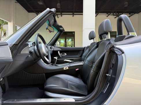 Used 2002 BMW Z8 RWD image 42