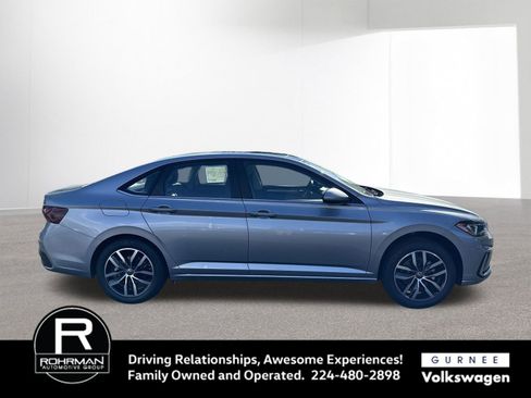 New 2025 Volkswagen Jetta SE image 11
