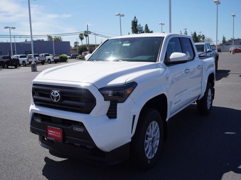 New 2026 Toyota Tacoma SR5 image 8