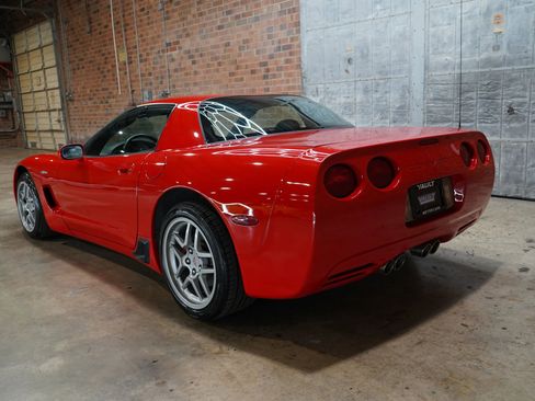 Used 2002 Chevrolet Corvette Z06 w/ Memory Pkg RWD image 12