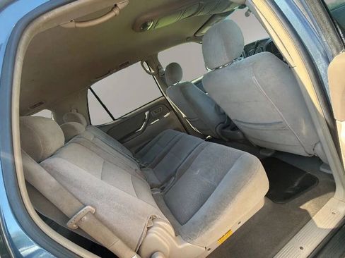 Used 2005 Toyota Sequoia SR5 RWD image 15