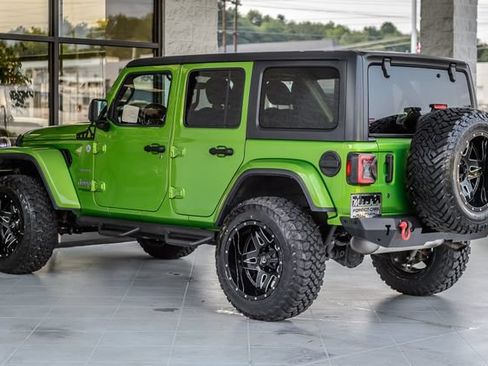 Used 2019 Jeep Wrangler Unlimited Sahara AWD/4WD image 7