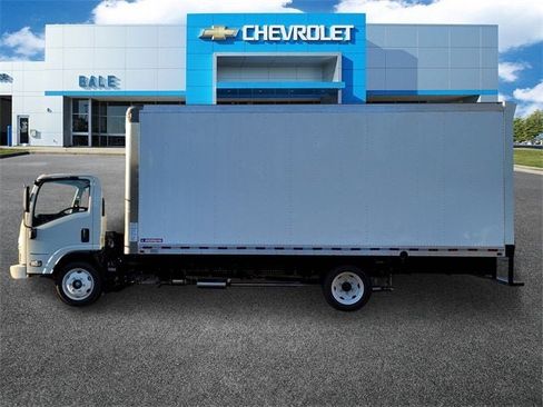 New 2025 Chevrolet Low Cab Forward image 4